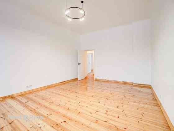 Продаётся элегантная 3-комнатная квартира в престижном и спокойном центральном Rīga