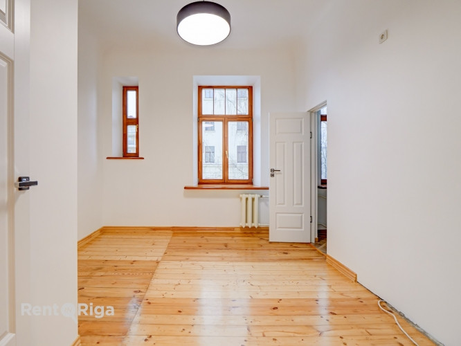 Ekskluzīvs 3 istabu dzīvoklis izsmalcinātā Jūgendstila rezidencē Rīgas centrā Rīga - foto 9