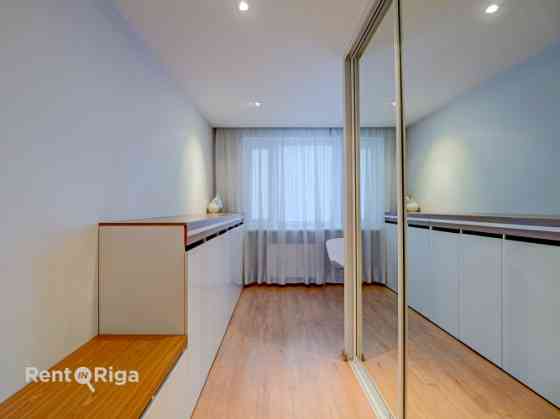 Просторная 2-х комнатная квартира с изолированной кухней и лоджией (5 м2). Светлая, Rīga