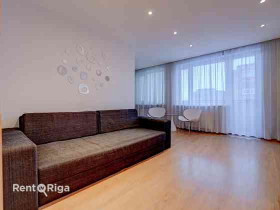 Просторная 2-х комнатная квартира с изолированной кухней и лоджией (5 м2). Светлая, Rīga