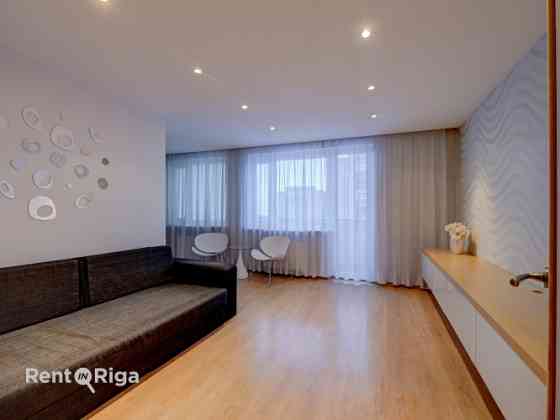 Просторная 2-х комнатная квартира с изолированной кухней и лоджией (5 м2). Светлая, Rīga