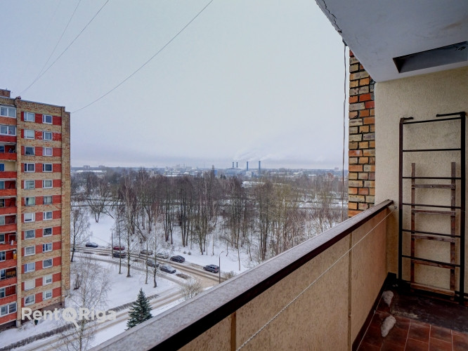 Plašs divu istabu dzīvoklis ar atsevišķu virtuvi un lodžiju (5 m2). Gaiša viesistabā ar Rīga - foto 4