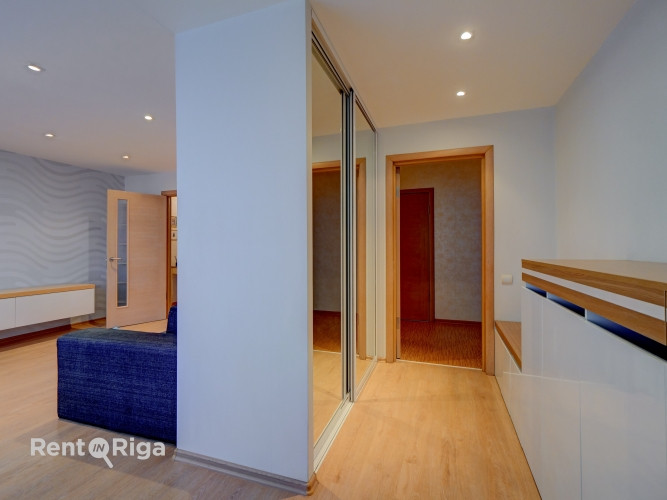 Plašs divu istabu dzīvoklis ar atsevišķu virtuvi un lodžiju (5 m2). Gaiša viesistabā ar Rīga - foto 7