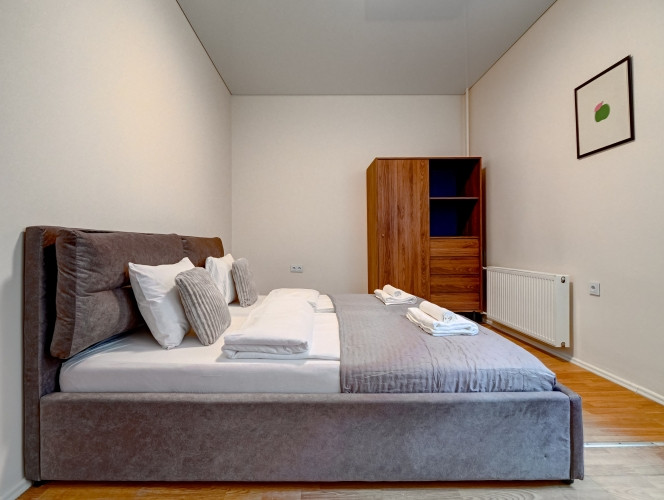 Izīrē gaišu un plašu dzīvokli Merķeļa ielā 8, pašā Rīgas centrā. Dzīvoklī ir divas izolētas guļamist Рига - изображение 8