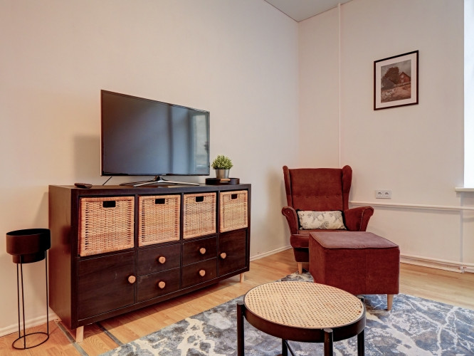 Izīrē gaišu un plašu dzīvokli Merķeļa ielā 8, pašā Rīgas centrā. Dzīvoklī ir divas izolētas guļamist Рига - изображение 2