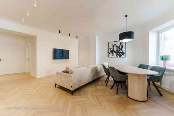 Сдается 3-комнатная квартира в Тихом центре, Elizabates iela 9. Квартира расположена на Рига