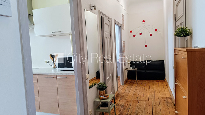 Pagalma ēka, renovēta māja, slēgts pagalms, ieeja no pagalma, kāpņu telpa pēc kosmētiskā Rīga - foto 16