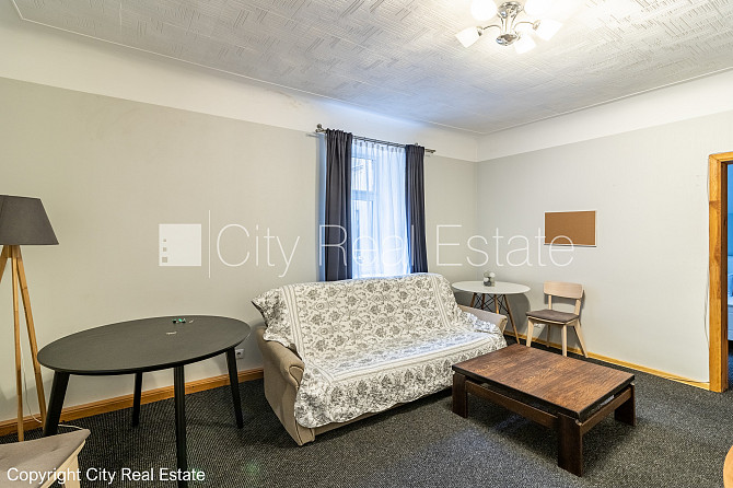 Pagalma māja, slēgts pagalms, ieeja no pagalma, mansards, logi vērsti uz pagalma pusi, studio Rīga - foto 3