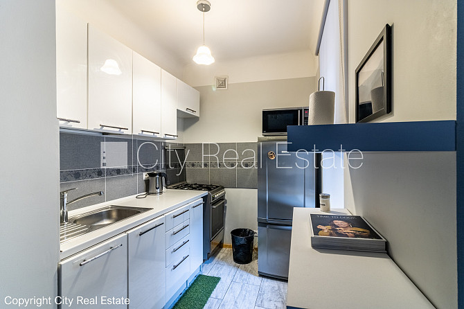 Pagalma māja, slēgts pagalms, ieeja no pagalma, mansards, logi vērsti uz pagalma pusi, studio Rīga - foto 10