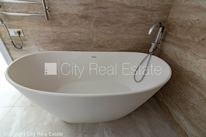 Fasādes māja, renovēta māja, fasāde ar dekoratīvo apmetumu, slēgts pagalms, ieeja no ielas Rīga - foto 10