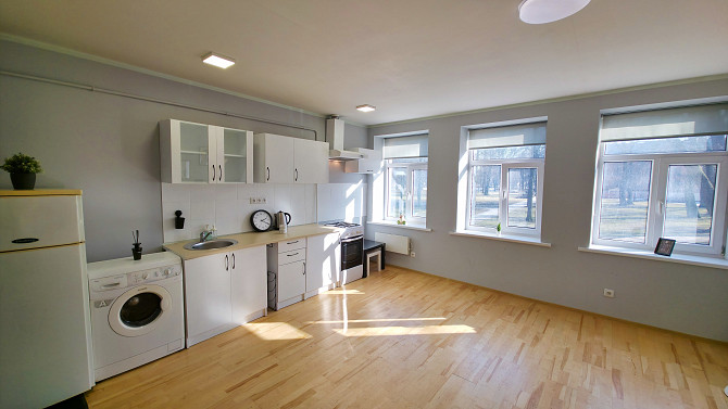 Dzīvokļa video tūri var noskatīties, nospiežot uz mājas lapas sludinājuma lejas daļā.
Jauns... Rīga - foto 2