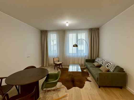 Сдается в аренду светлая, солнечная, уютная 2-комнатная квартира в тихом центре Rīga