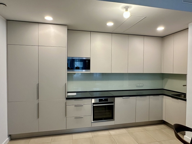 Tiek izīrēts mēbelēts, aprīkots 2-istabu dzīvoklis Strēlnieku un Alberta ielu krustojumā. Rīga - foto 6