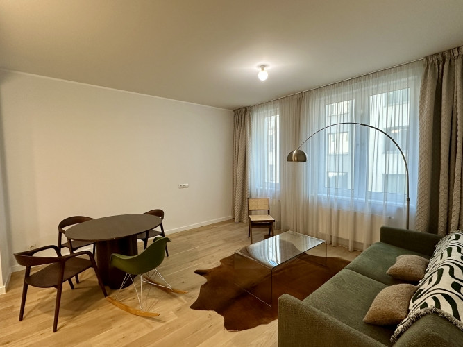 Tiek izīrēts mēbelēts, aprīkots 2-istabu dzīvoklis Strēlnieku un Alberta ielu krustojumā. Rīga - foto 1