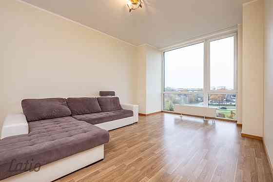 Izīrē daļēji mēbelētu 3 istabu dzīvokli Purvciemā, blakus Mēbeļu namam.

Viesistaba apvienota ar vir Rīga