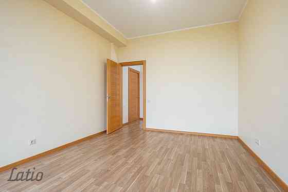 Izīrē daļēji mēbelētu 3 istabu dzīvokli Purvciemā, blakus Mēbeļu namam.

Viesistaba apvienota ar vir Rīga