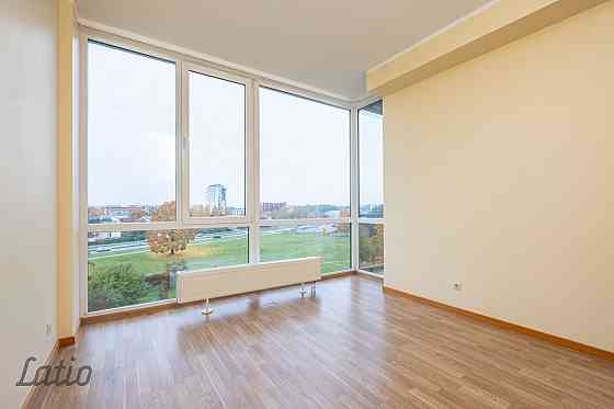 Izīrē daļēji mēbelētu 3 istabu dzīvokli Purvciemā, blakus Mēbeļu namam.

Viesistaba apvienota ar vir Rīga