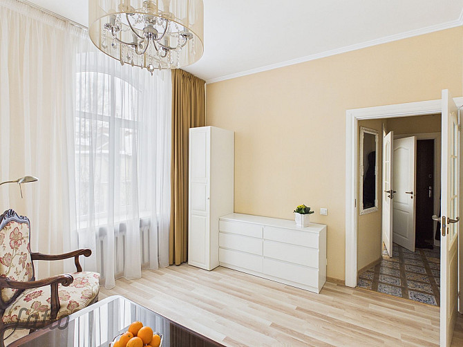 Tiek izīrēts elegants, pilnībā mēbelēts un mājīgs dzīvoklis vienā no prestižākajām Rīga - foto 4