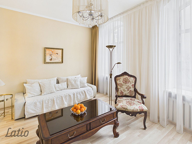 Tiek izīrēts elegants, pilnībā mēbelēts un mājīgs dzīvoklis vienā no prestižākajām Rīga - foto 3