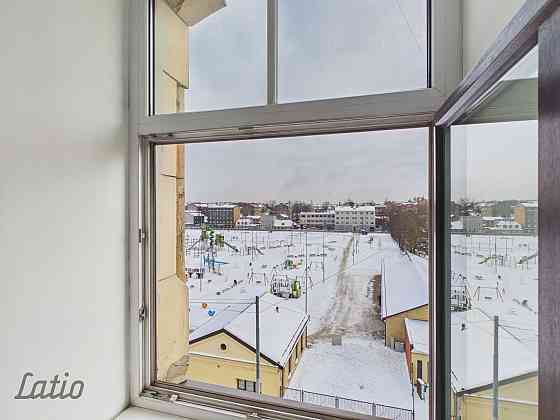 Rīgas centrā, K. Barona ielā 97, pieejams mēbelēts 2 istabu dzīvoklis pirmskara ķieģeļu mājā. 64 m,  Rīga