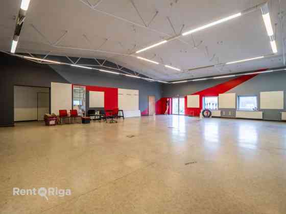 Сдаются офисные помещения  весь 2-й этаж  В аренду предлагается весь второй этаж с Rīga