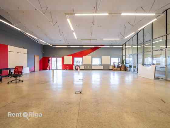 Сдаются офисные помещения  весь 2-й этаж  В аренду предлагается весь второй этаж с Rīga