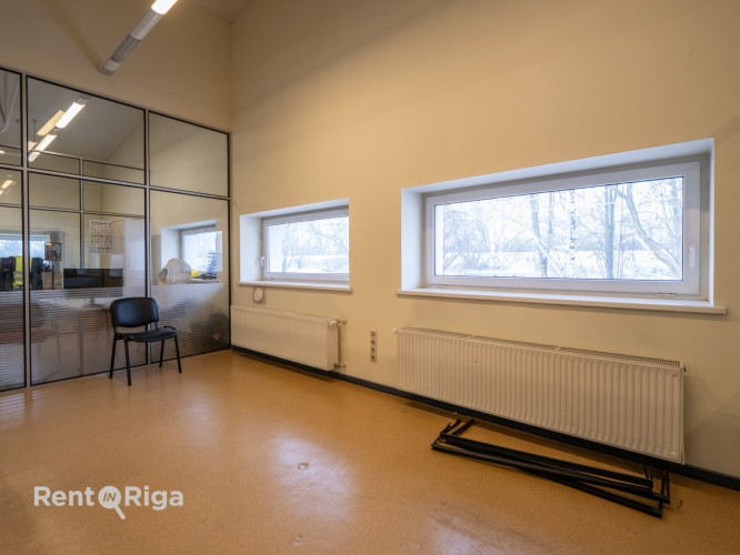 Iznomā biroja telpas  viss 2. stāvs  Pieejams viss otrais stāvs biroja vajadzībām ar Rīga - foto 6