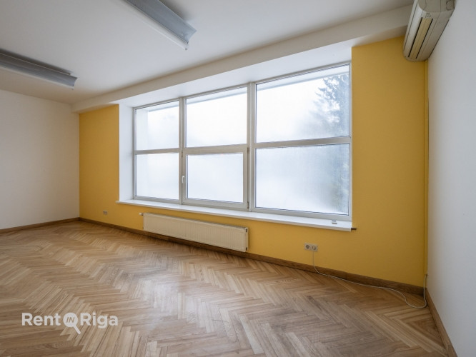 Iznomā biroja telpas  viss 2. stāvs  Pieejams viss otrais stāvs biroja vajadzībām ar Rīga - foto 8