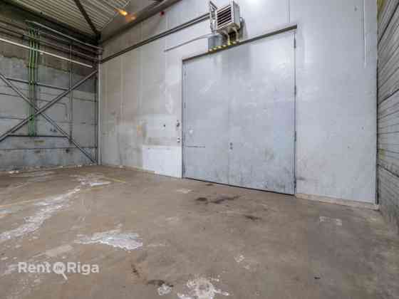 Сдаются в аренду сервисные помещения в выгодном месте  на улице Дунтес 11. У Rīga
