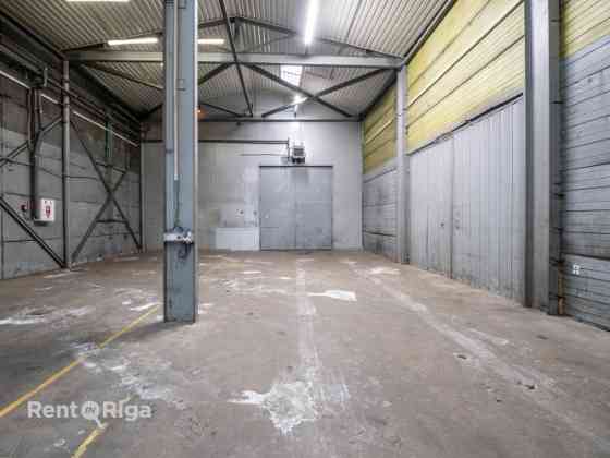 Сдаются в аренду сервисные помещения в выгодном месте  на улице Дунтес 11. У Rīga