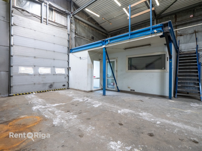 Iznomā servisa telpas izdevīgā vietā  Duntes ielā 11. Telpām ir divi lieli vārti: viens no Rīga - foto 4