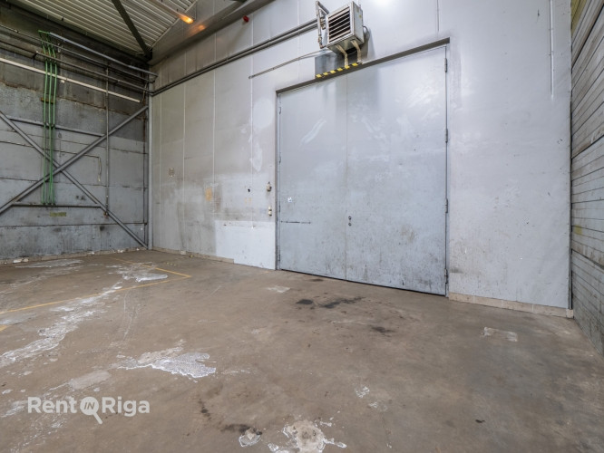 Iznomā servisa telpas izdevīgā vietā  Duntes ielā 11. Telpām ir divi lieli vārti: viens no Rīga - foto 5