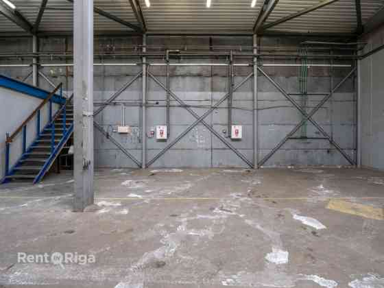 Сдаются в аренду сервисные помещения в выгодном месте  на улице Дунтес 11. У Rīga