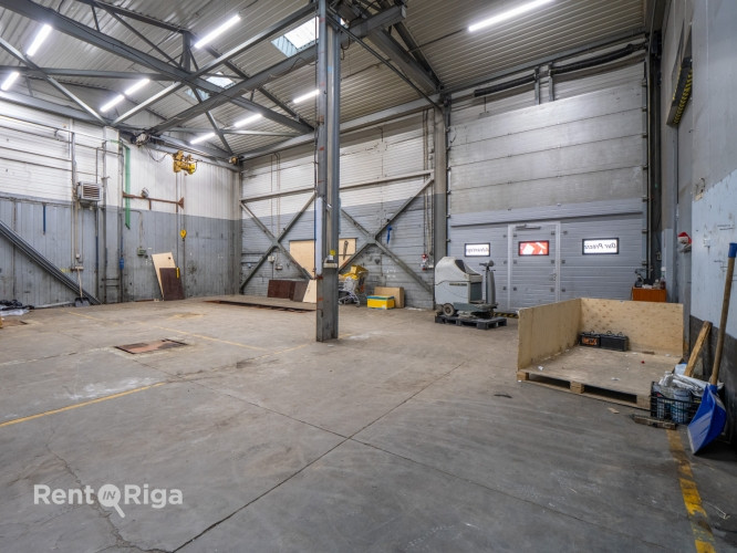 Iznomā servisa telpas izdevīgā vietā  Duntes ielā 11. Telpām ir divi lieli vārti: viens no Rīga - foto 6