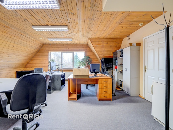 Birojs uz nomu!  Piedāvājam nomai ērtu un funkcionālu biroja telpu visā trešajā stāvā, Rīga - foto 1