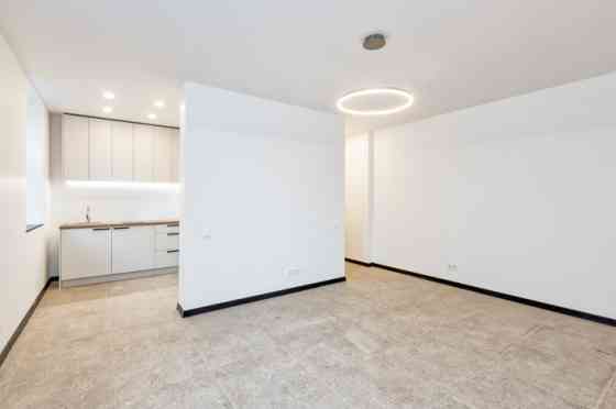 Продается отремонтированная 3-комнатная квартира в центре Риги (1 изолированная Rīga