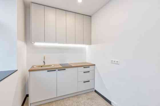 Продается отремонтированная 3-комнатная квартира в центре Риги (1 изолированная Rīga