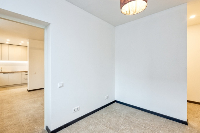 Tiek pārdots renovēts 3-istabu dzīvoklis Rīgas centrā (1 izolēta istaba). Dzīvoklis Rīga - foto 7