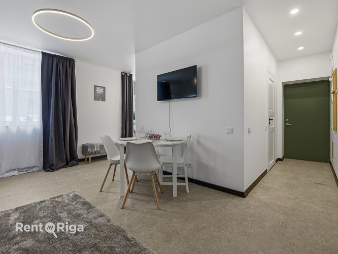 Tiek pārdots renovēts 3-istabu dzīvoklis Rīgas centrā (1 izolēta istaba). Dzīvoklis Rīga - foto 12