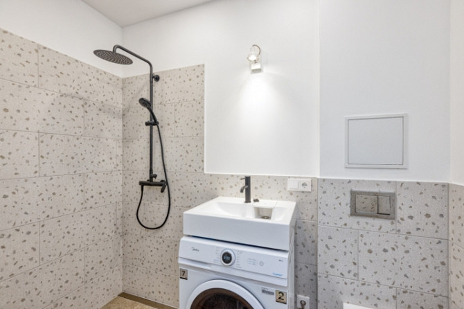 Tiek pārdots renovēts 3-istabu dzīvoklis Rīgas centrā (1 izolēta istaba). Dzīvoklis Rīga - foto 9