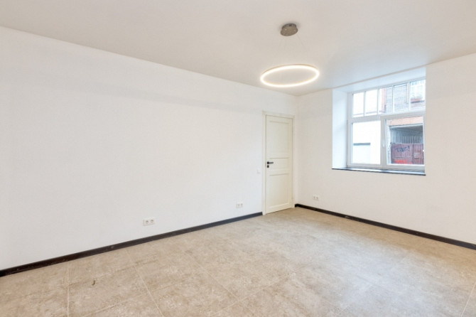 Tiek pārdots renovēts 3-istabu dzīvoklis Rīgas centrā (1 izolēta istaba). Dzīvoklis Rīga - foto 4