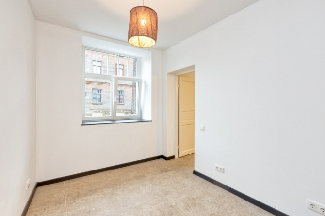 Tiek pārdots renovēts 3-istabu dzīvoklis Rīgas centrā (1 izolēta istaba). Dzīvoklis Rīga - foto 8