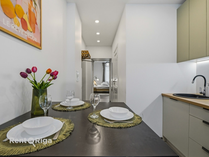 Tiek pārdots renovēts 2-istabu dzīvoklis ar atsevišķu virtuvi. Dzīvoklis pārdodas ar Rīga - foto 13
