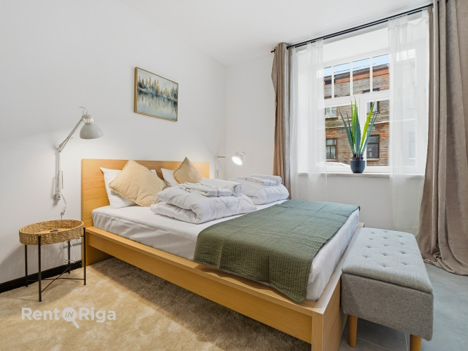Tiek pārdots renovēts 2-istabu dzīvoklis ar atsevišķu virtuvi. Dzīvoklis pārdodas ar Rīga - foto 16
