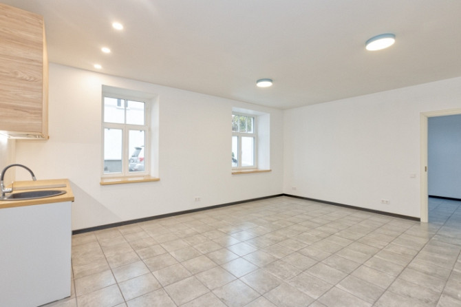 Tiek pārdots renovēts 2-istabu dzīvoklis Rīgas centrā. Dzīvoklis pārdodas ar kvalitatīvu Rīga - foto 9