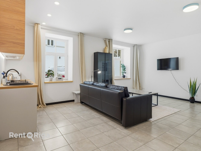 Tiek pārdots renovēts 2-istabu dzīvoklis Rīgas centrā. Dzīvoklis pārdodas ar kvalitatīvu Rīga - foto 14