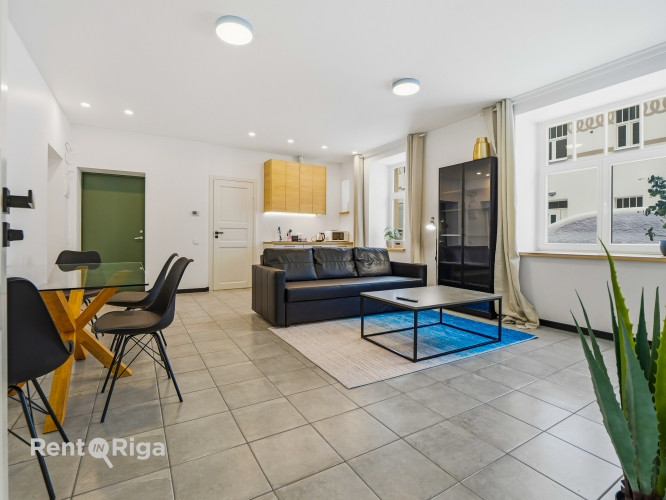 Tiek pārdots renovēts 2-istabu dzīvoklis Rīgas centrā. Dzīvoklis pārdodas ar kvalitatīvu Rīga - foto 10