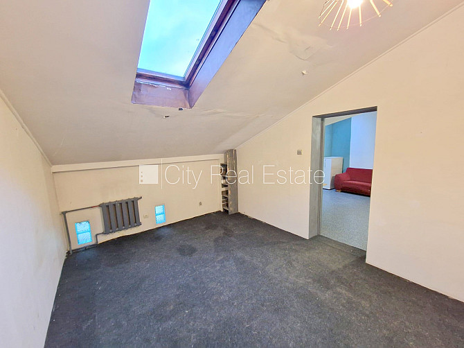 Fasādes māja, renovēta māja, iežogota teritorija, vieta automašīnai, ieeja no pagalma, Rīga - foto 11