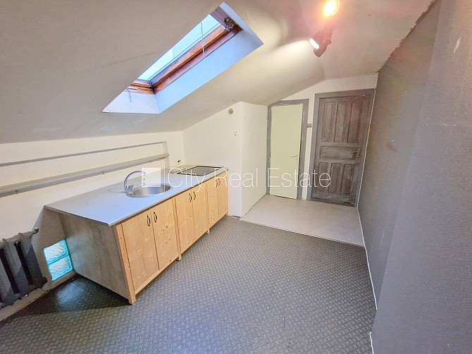 Fasādes māja, renovēta māja, iežogota teritorija, vieta automašīnai, ieeja no pagalma, Rīga - foto 3