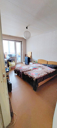 Fasādes māja, ieeja no ielas, iestiklota lodžija, logi vērsti mājas abās pusēs, guļamistabu Rīga - foto 8